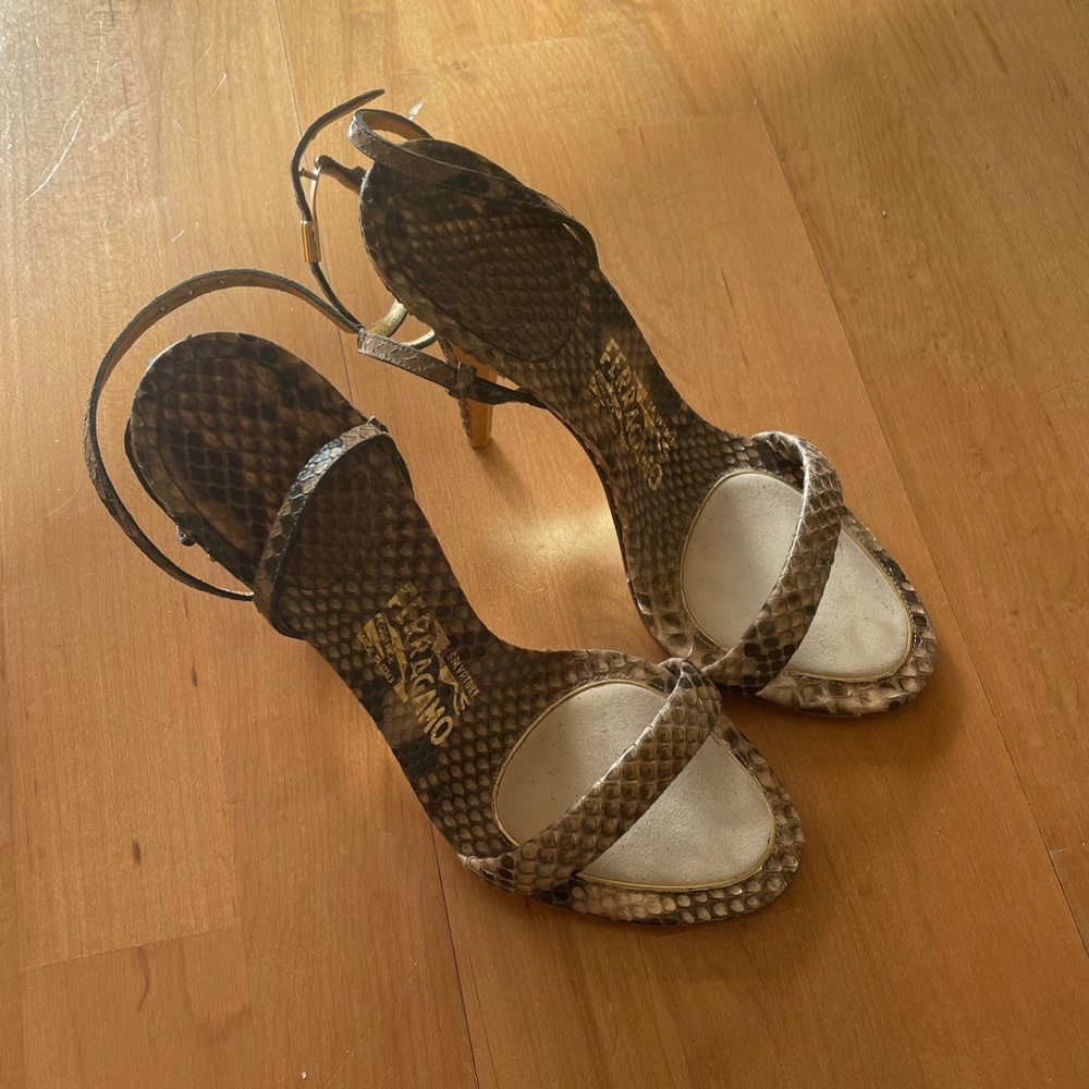 SALVATORE FERRAGAMO Python Blejan Ankle Strap Sandals Size 7